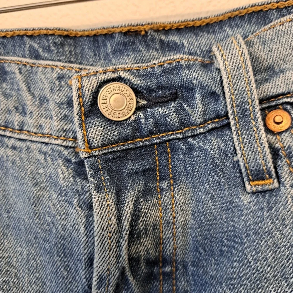 Levis Premium 501 Original Denim Shorts Medium Wash Distressed Cut Off W29